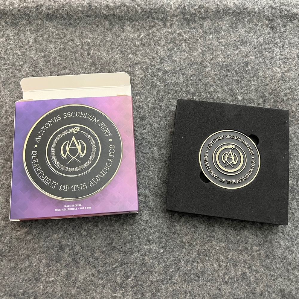 JOHN WICK 3 Parabellum Adjudicator's Medallion Replica by Chronicle Collectibles - Picture 5 of 7